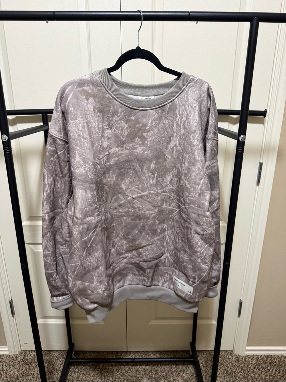 Comfrt Men's Camo Light Gray Crewneck Sweatshirt